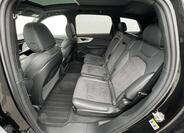 Audi Q7 17