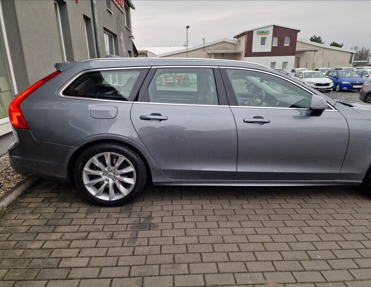 Volvo V90 Kombi 2,0 l 140 kw