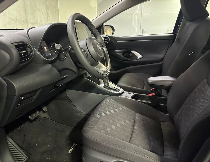 Toyota Yaris 9