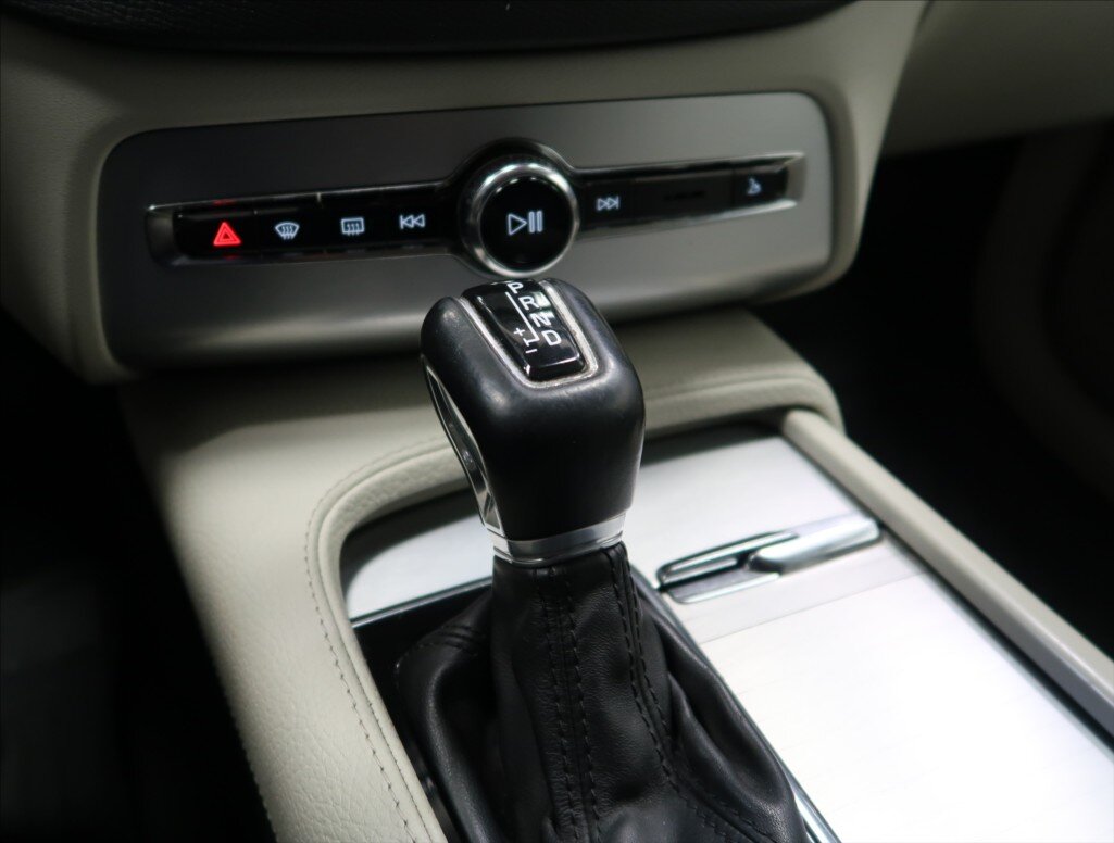 Volvo XC90 SUV 2,0 l 173 kw