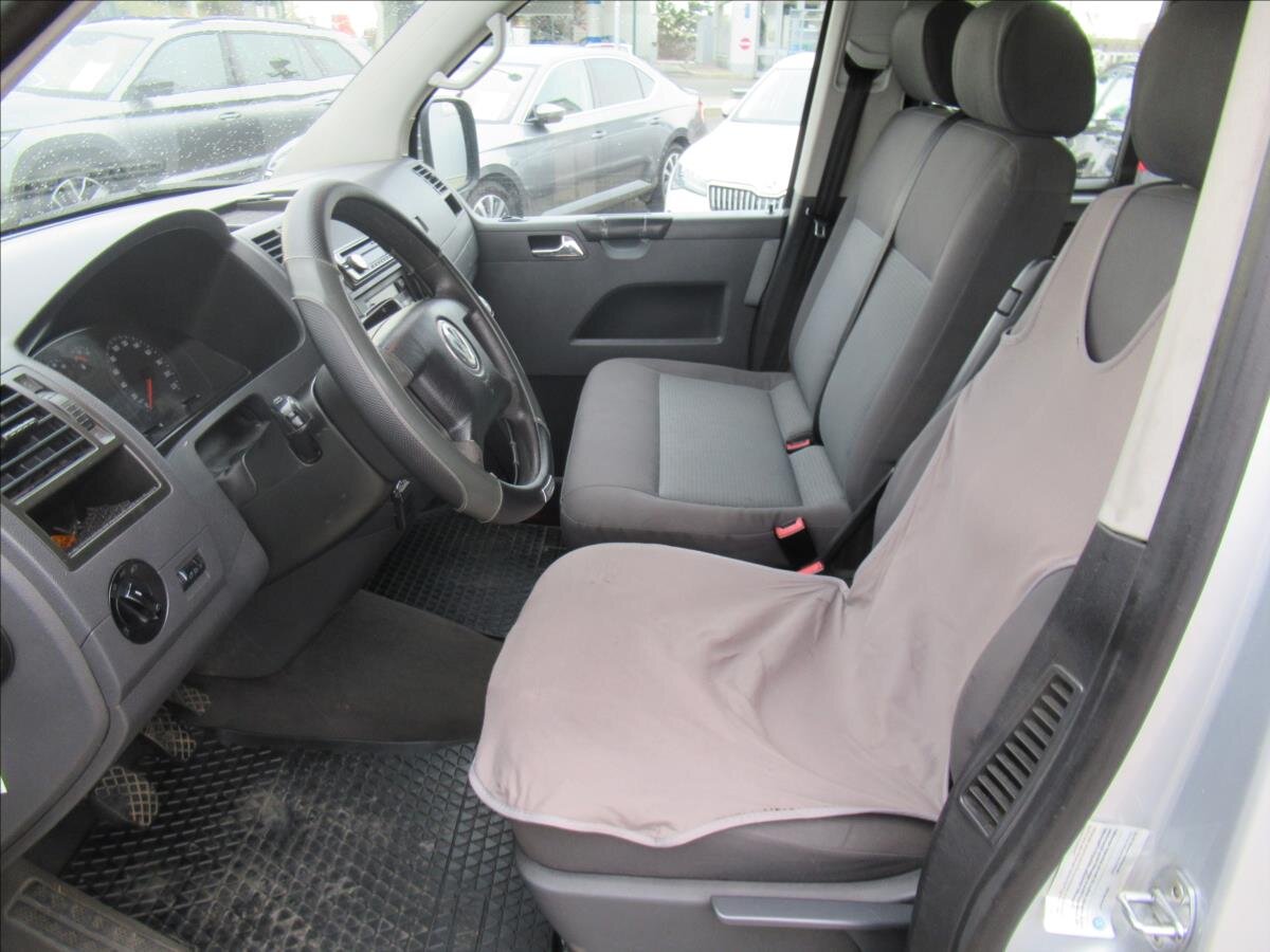 Volkswagen Caravelle MPV 2,5 l 96 kw