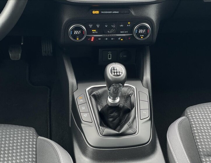 Ford Focus Kombi 999,0 92 kw