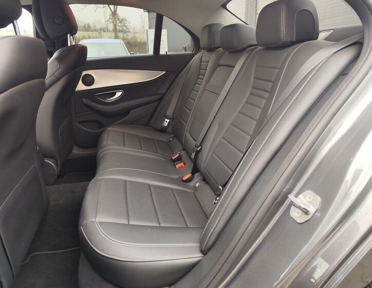 Mercedes-Benz Třídy E Sedan 3,0 l 190 kw