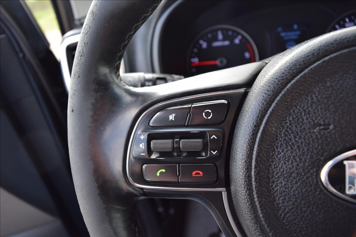 KIA Sportage SUV 2,0 l 100 kw