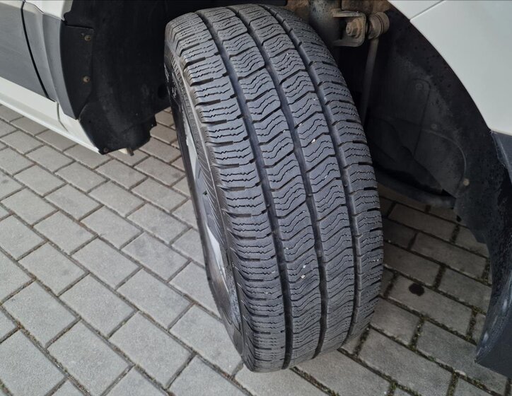 Volkswagen Crafter Skříň 2,0 l 103 kw