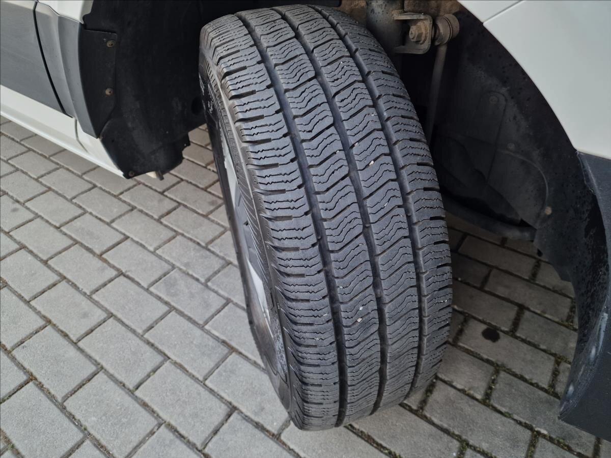 Volkswagen Crafter Skříň 2,0 l 103 kw