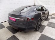 Tesla Model S 8