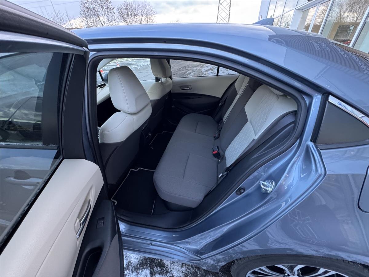 Toyota Corolla Sedan / Limuzína 1,8 l 72 kw