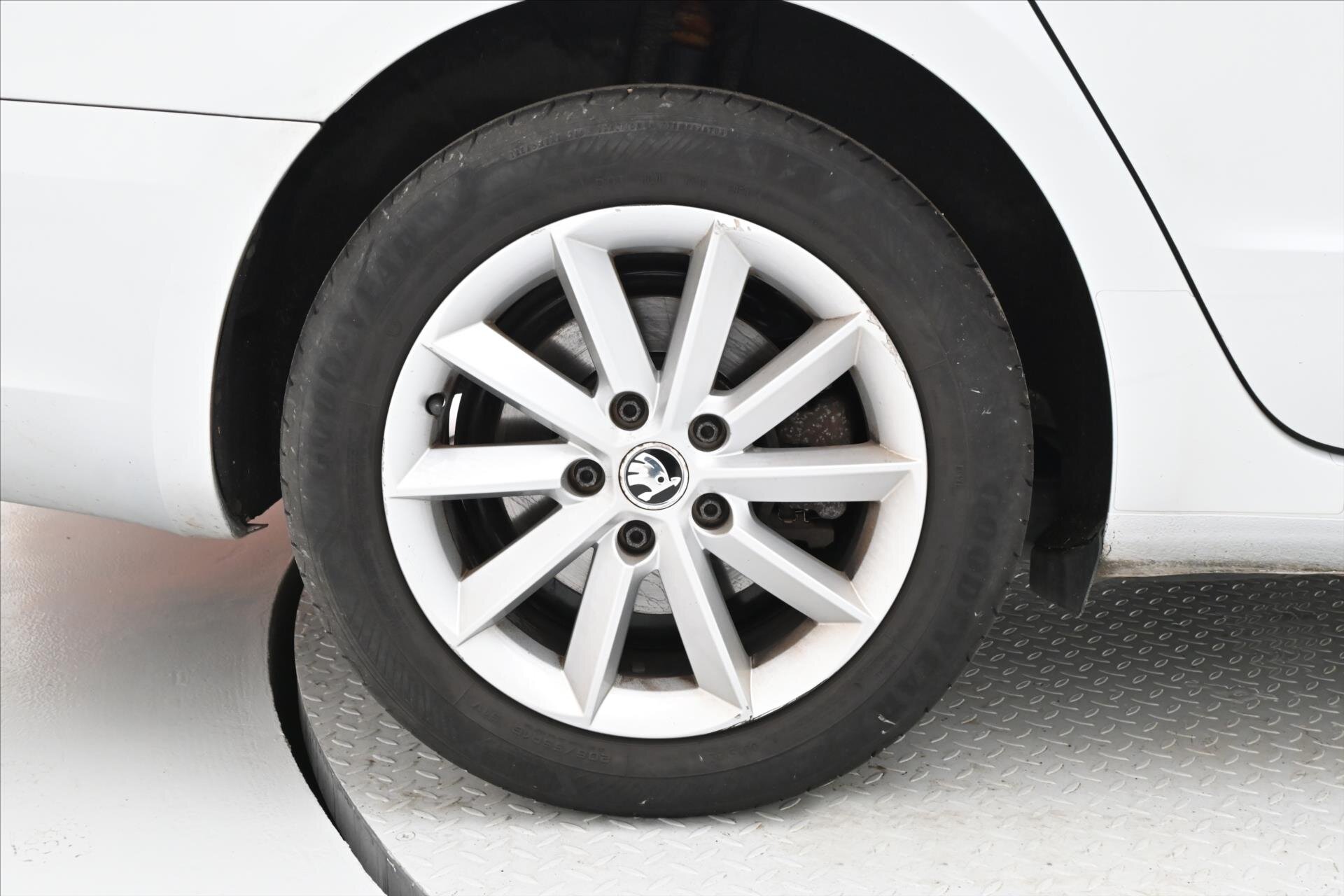 Škoda Superb Kombi 2,0 l 103 kw