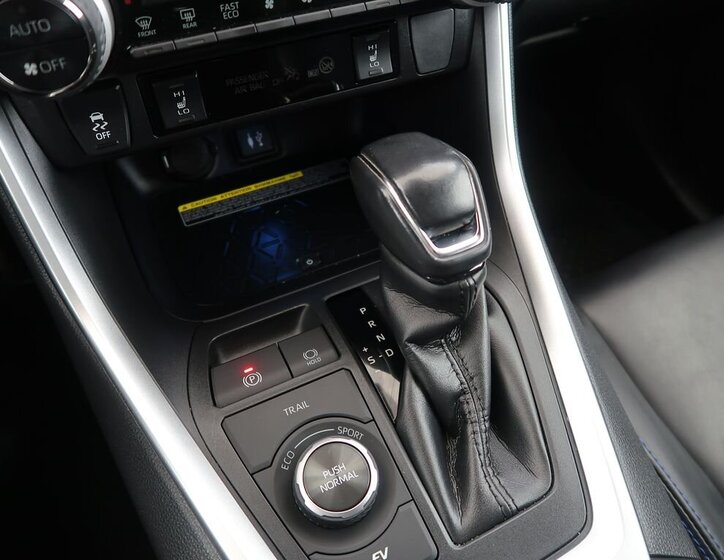 Toyota RAV4 SUV / Terénní 2,5 l 131 kw