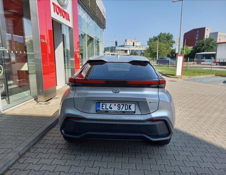 Toyota C-HR SUV 2,0 l 145 kw