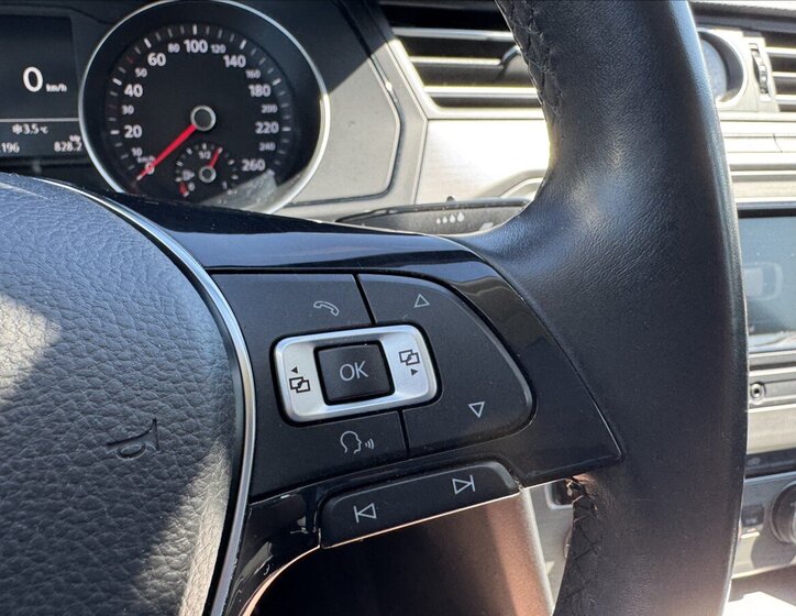 Volkswagen Passat Ostatní 1,6 l 88 kw
