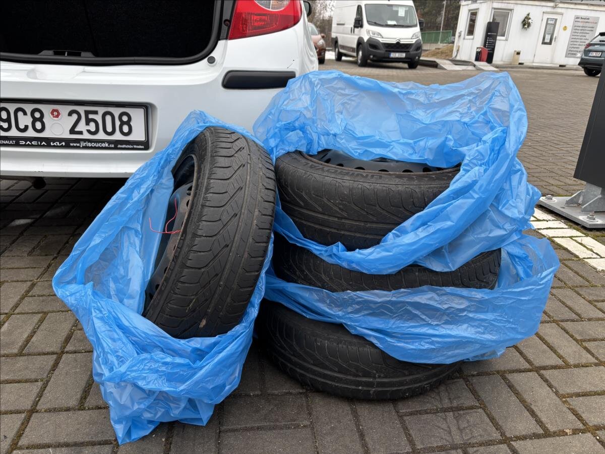 Renault Clio Hatchback 1,1 l 55 kw