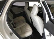 Volvo V40 11