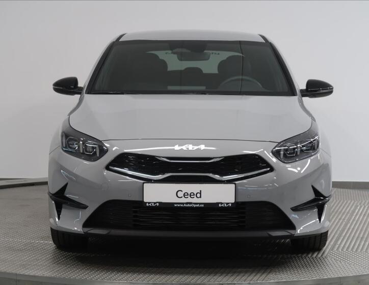 KIA Ceed 4