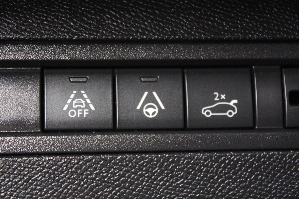 Peugeot 3008 SUV 1,5 l 96 kw