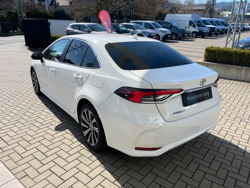 Toyota Corolla Sedan / Limuzína 1,5 l 92 kw