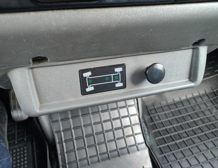 Volkswagen Transporter Kombi 2,5 l 75 kw