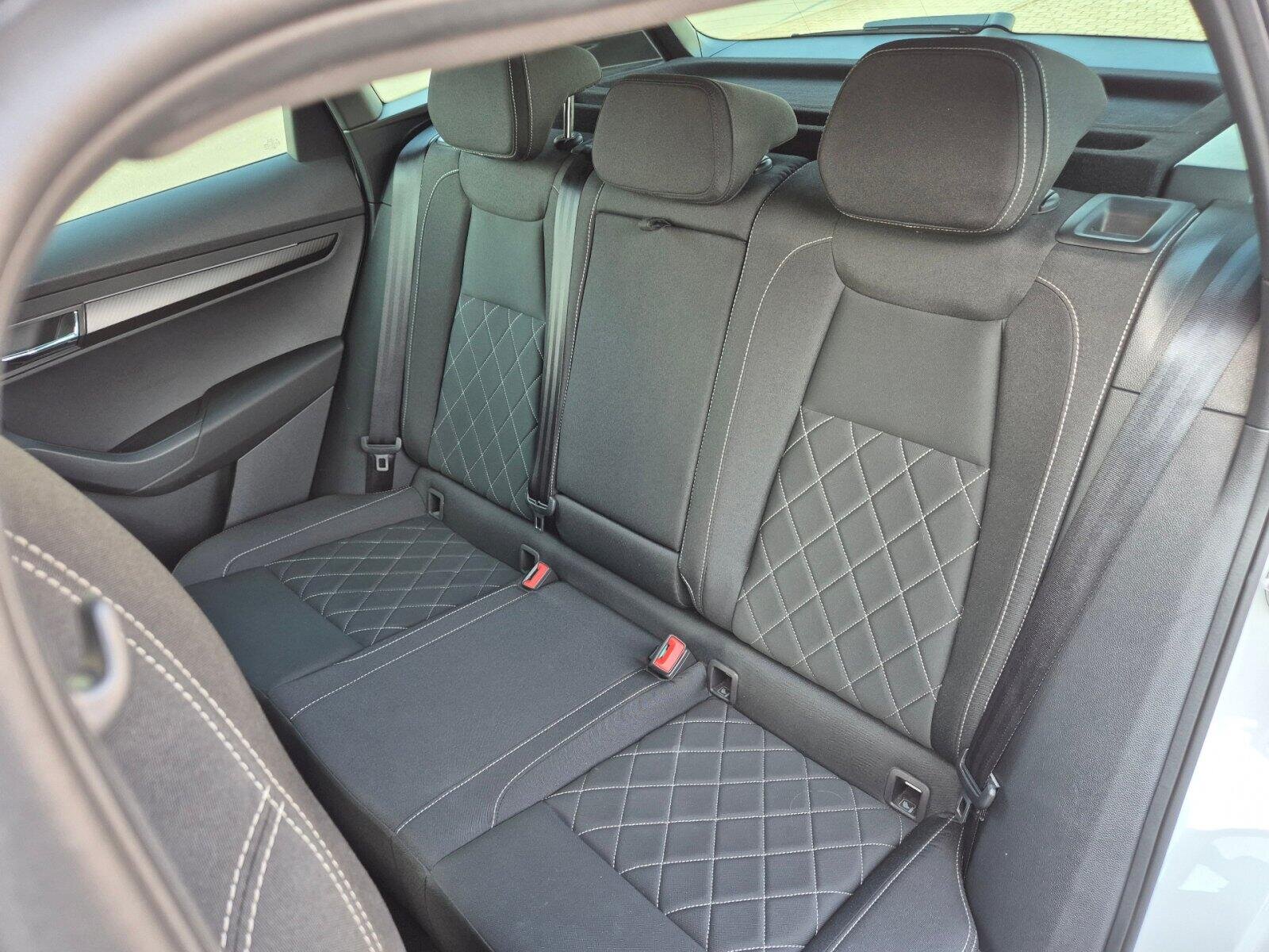 Škoda Karoq SUV / Terénní 1,5 l 110 kw