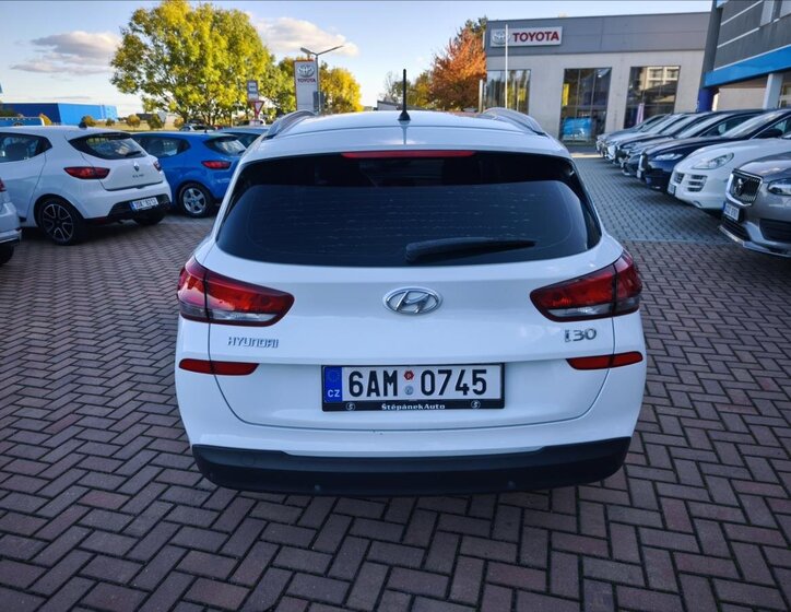 Hyundai i30 Kombi 998,0 88 kw