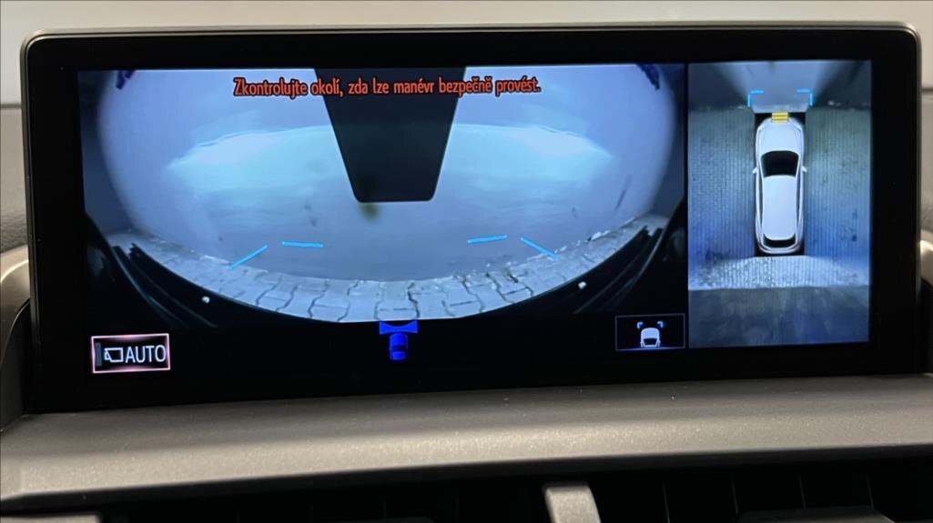 Lexus NX 300h SUV 2,5 l 145 kw