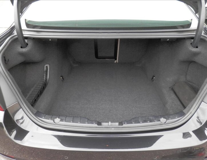 BMW Řada 5 Sedan 3,0 l 230 kw