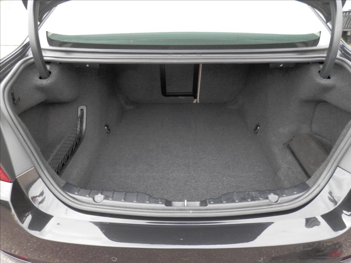 BMW Řada 5 Sedan 3,0 l 230 kw