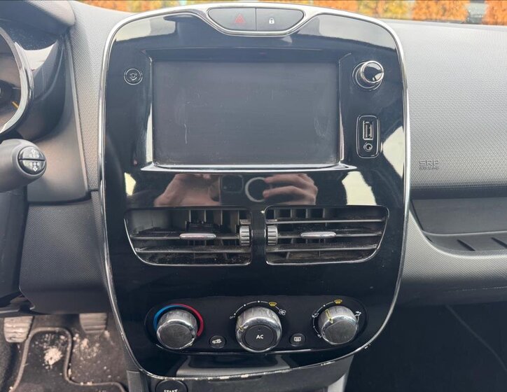 Renault Clio Hatchback 898,0 66 kw