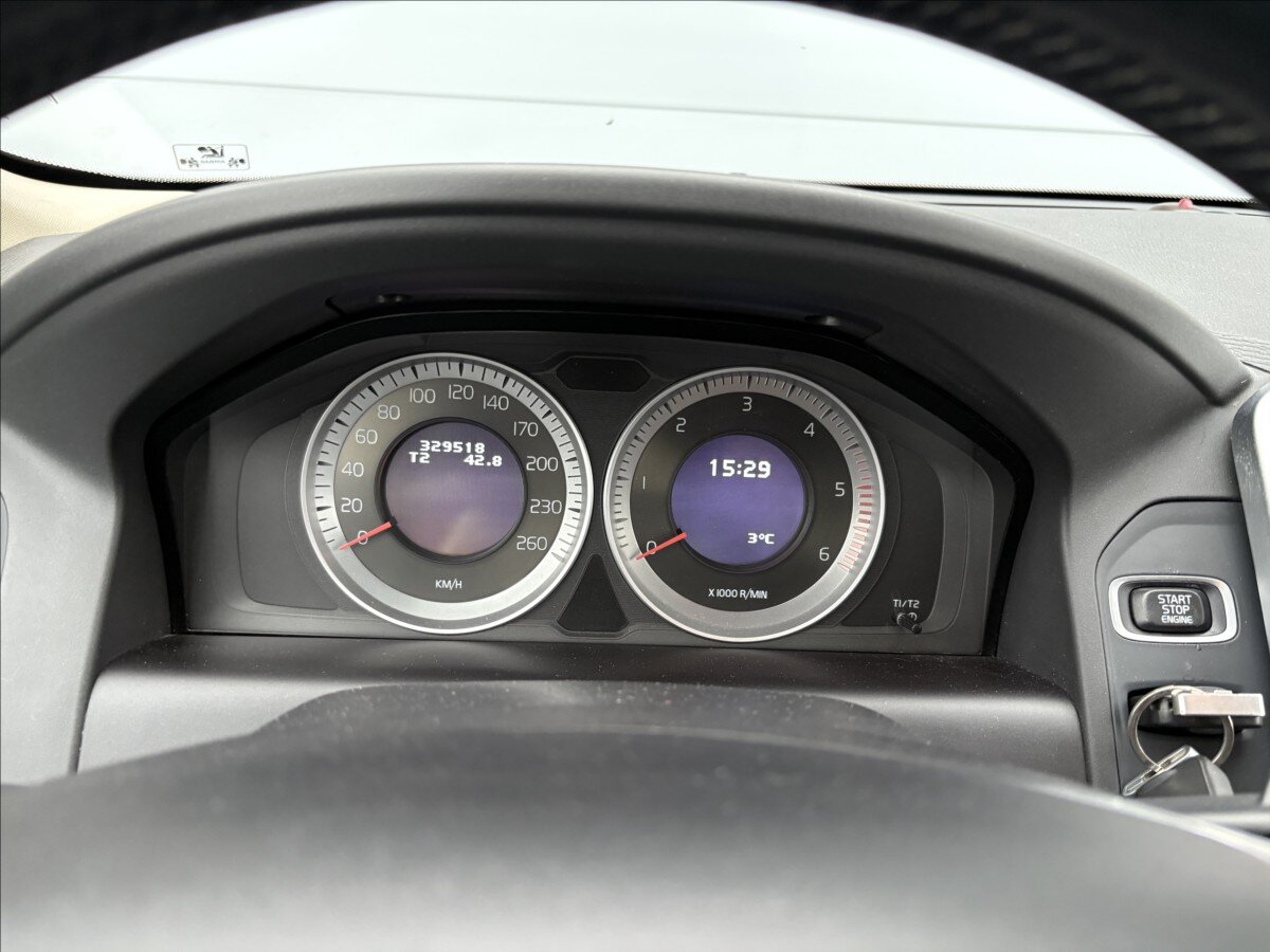 Volvo XC60 SUV 2,4 l 120 kw