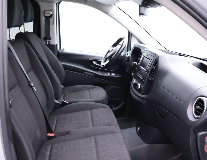 Mercedes-Benz Vito 13