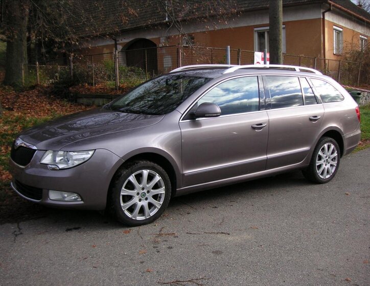 Škoda Superb Kombi 2,0 l 103 kw