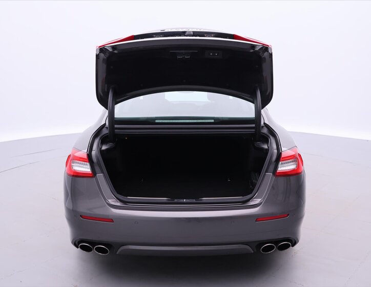 Maserati Quattroporte 9