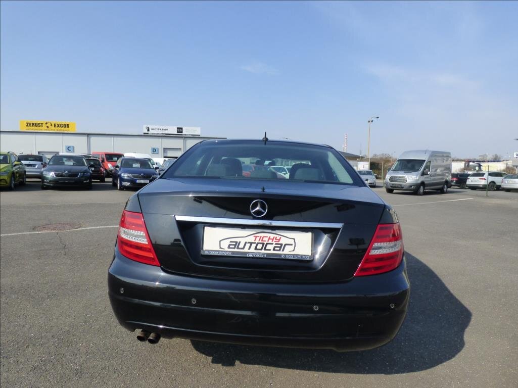Mercedes-Benz Třídy C Sedan / Limuzína 2,1 l 88 kw