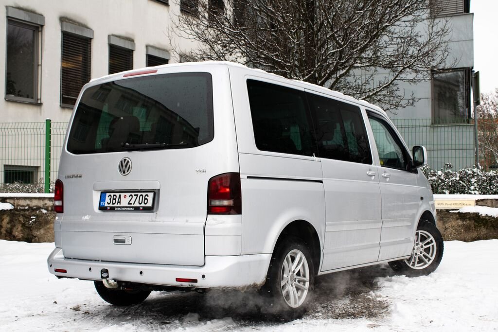 Volkswagen Ostatní VAN-Minibus 2,5 l 128 kw