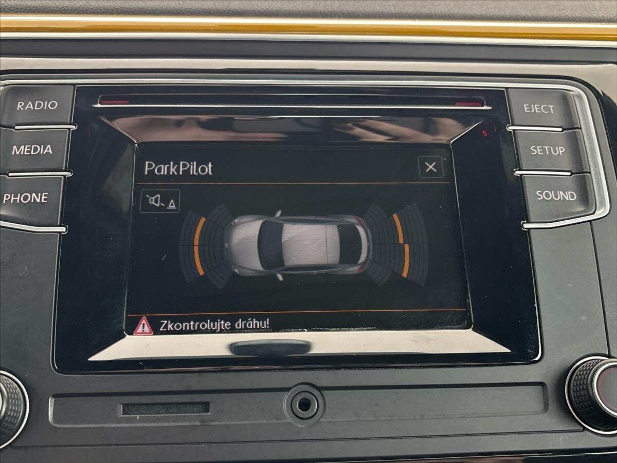 Volkswagen Beetle Hatchback 1,2 l 77 kw