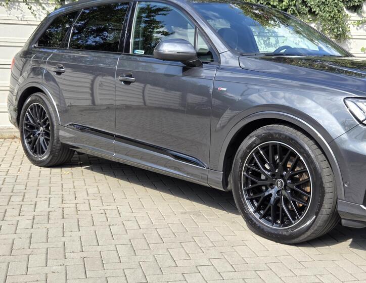 Audi Q7 22
