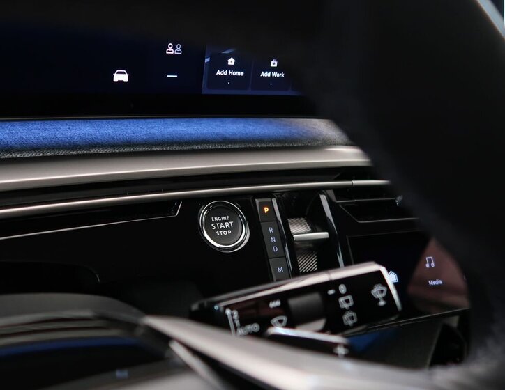 Peugeot 5008 SUV 1,2 l 100 kw