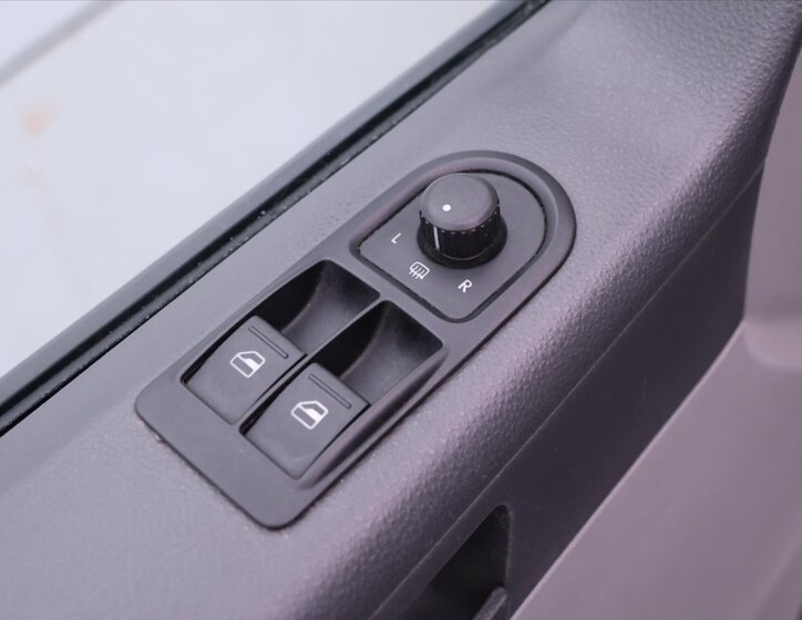 Volkswagen Transporter Kombi 2,0 l 75 kw