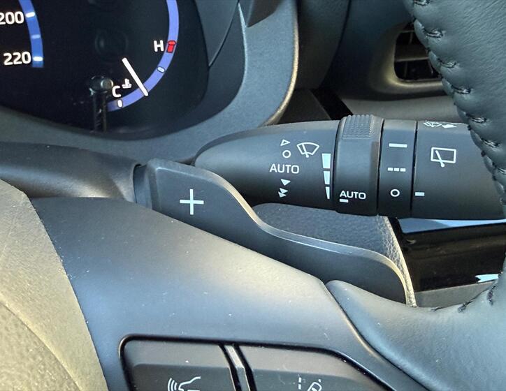 Toyota Yaris Cross 18