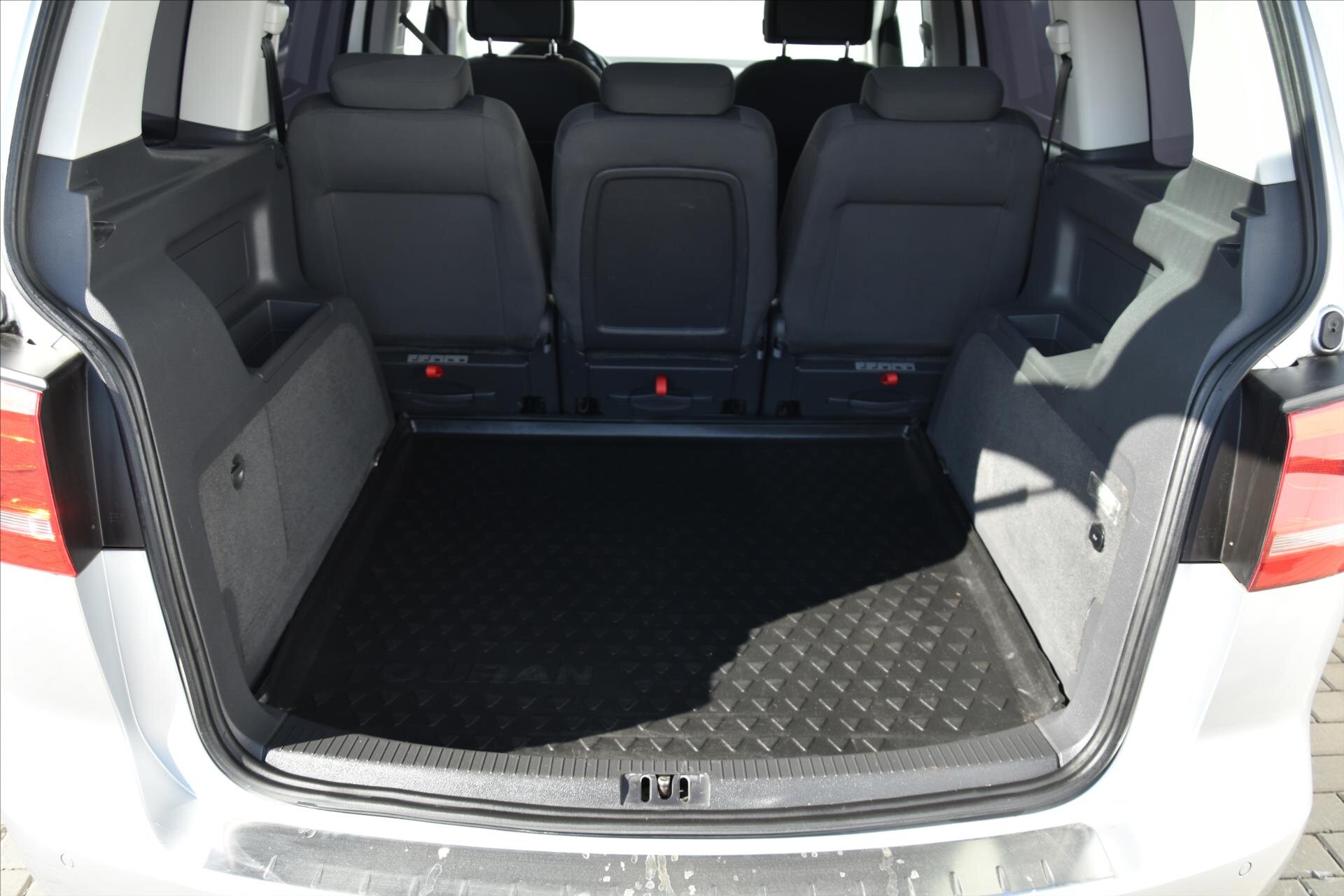 Volkswagen Touran MPV 1,6 l 77 kw