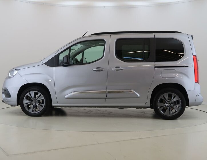 Toyota ProAce Kombi 1,5 l 96 kw