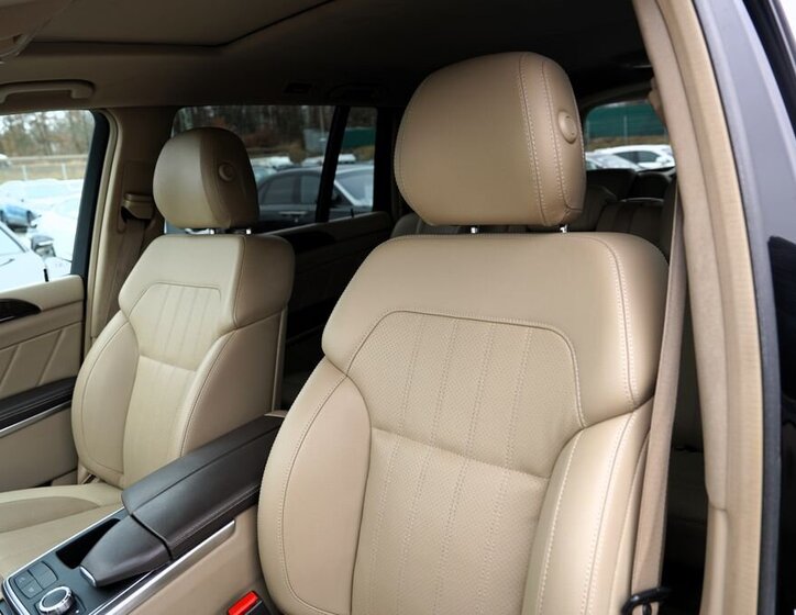 Mercedes-Benz GL SUV / Terénní 4,7 l 320 kw