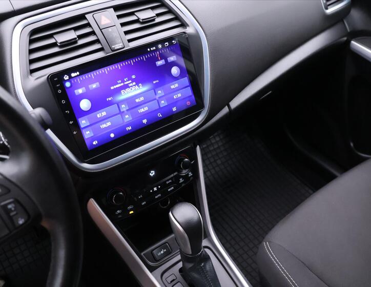 Suzuki SX4 S-Cross 25