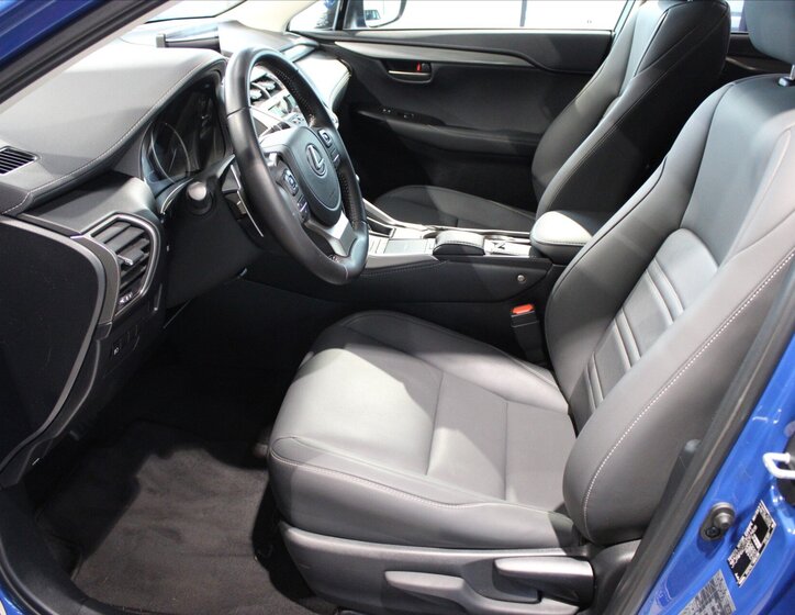 Lexus NX 300h 7