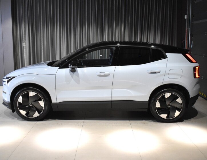 Volvo EX30 SUV / Terénní 0,0 315 kw