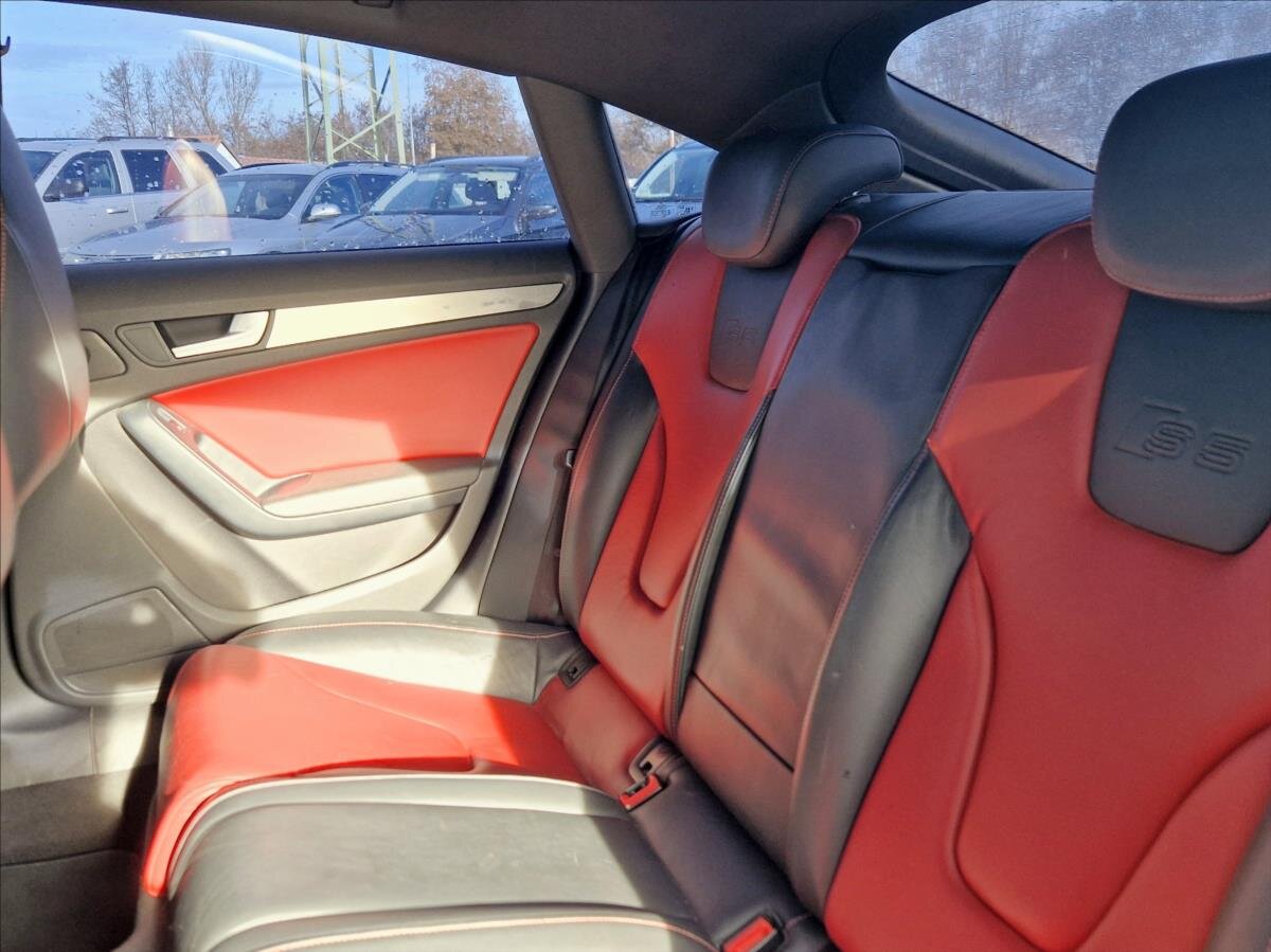 Audi S5 Sedan 3,0 l 245 kw