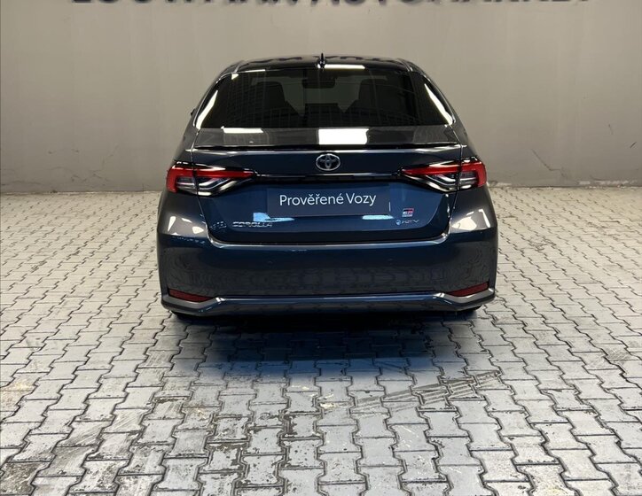 Toyota Corolla Sedan / Limuzína 1,8 l 72 kw