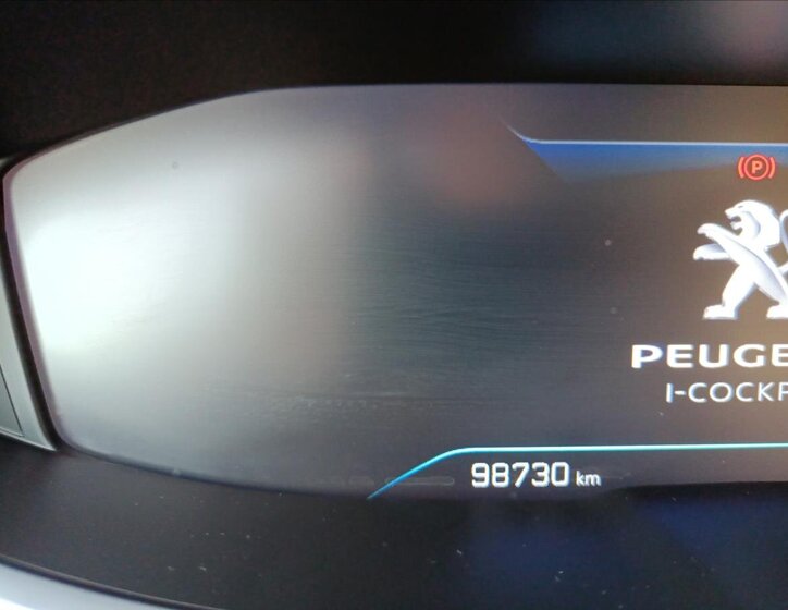 Peugeot 5008 SUV 1,2 l 96 kw