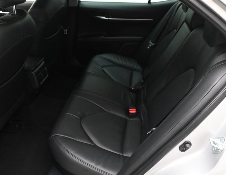 Toyota Camry Sedan / Limuzína 2,5 l 160 kw