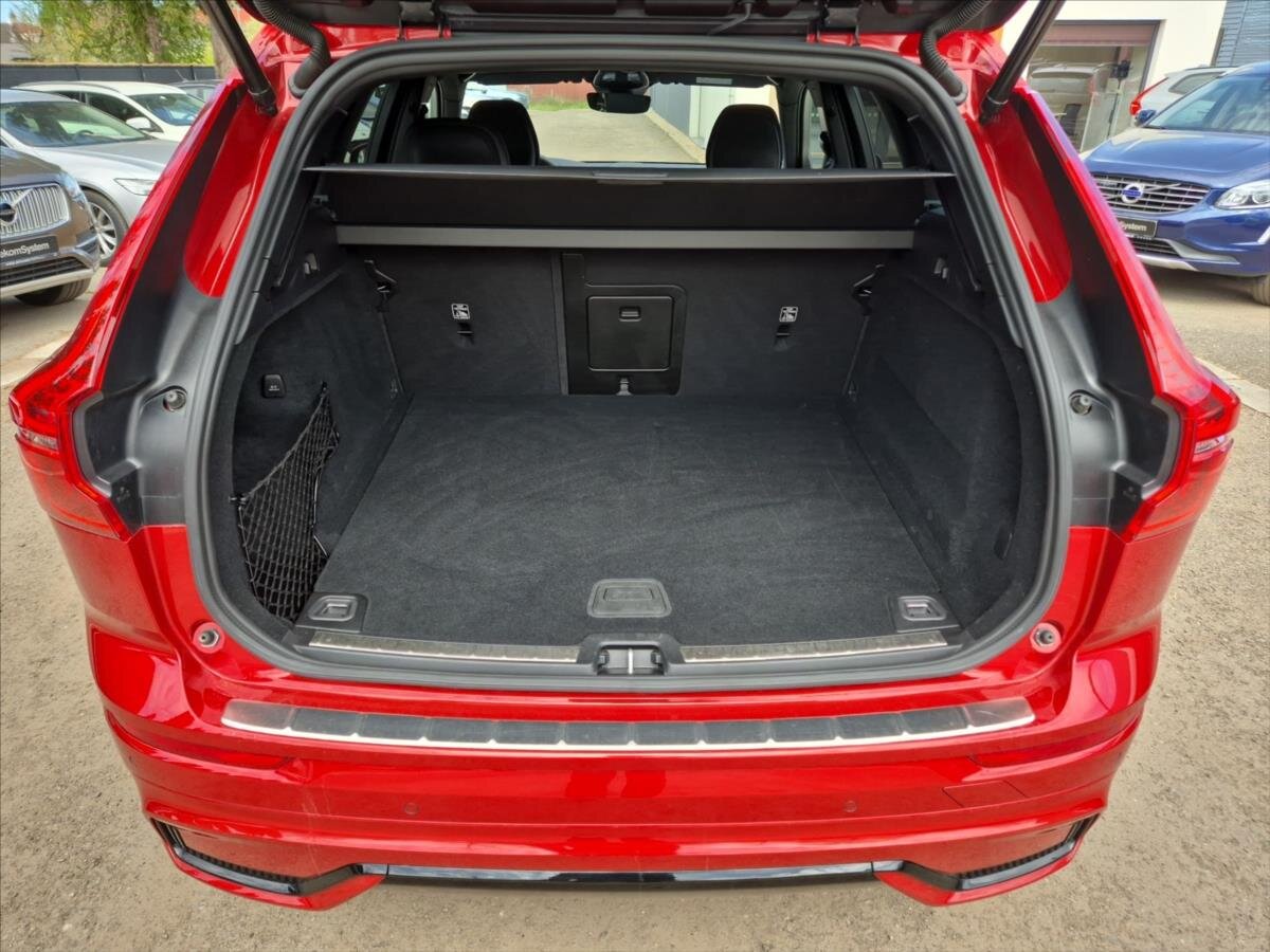 Volvo XC60 SUV / Terénní 2,0 l 145 kw